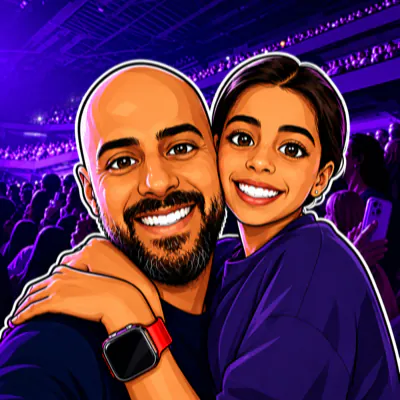 Portrait caricature de Mika et son père à un concert, bras dessus bras dessous, l'amphithéâtre éclairé en mauve derrière eux.